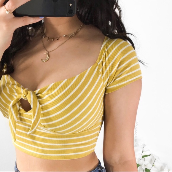 ❤️SALE❤️ mustard yellow striped knot crop top - Picture 3 of 4